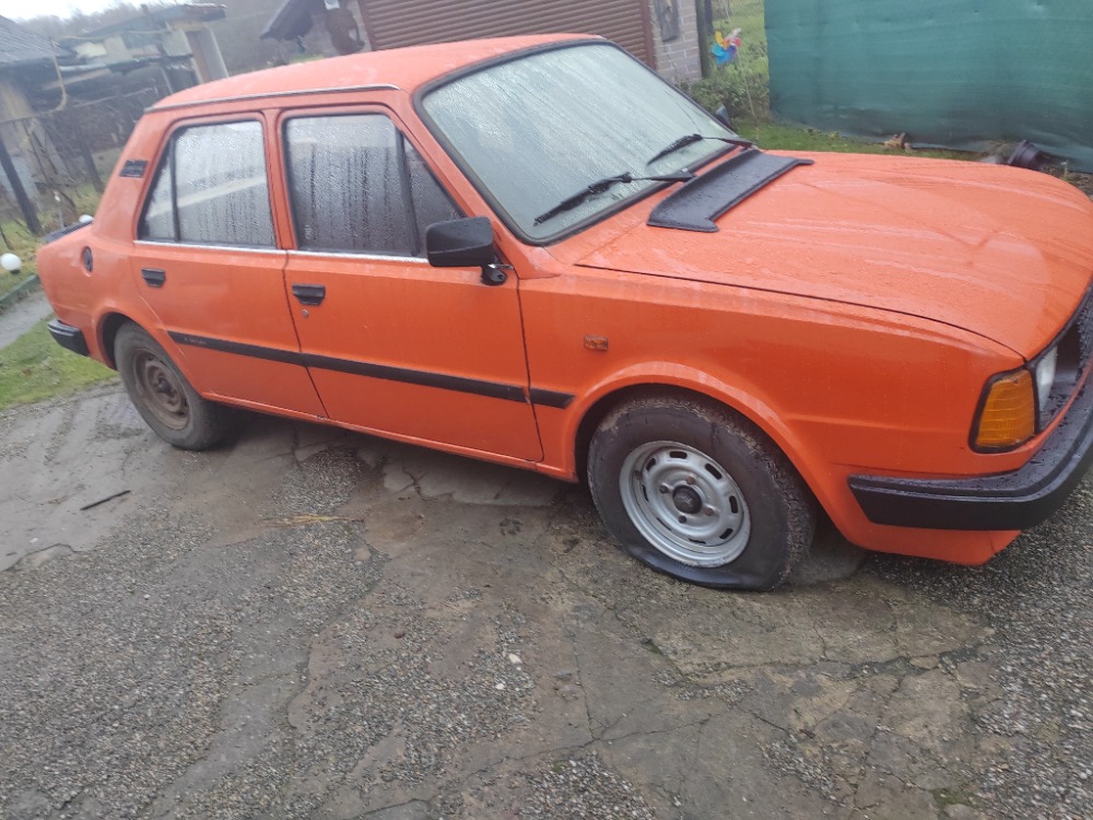 Škoda 120 L